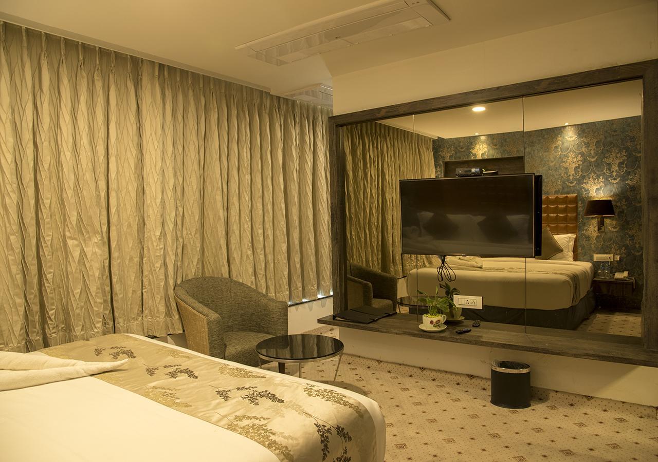 Regenta Central Hotel & Convention Centre Nagpur Eksteriør bilde