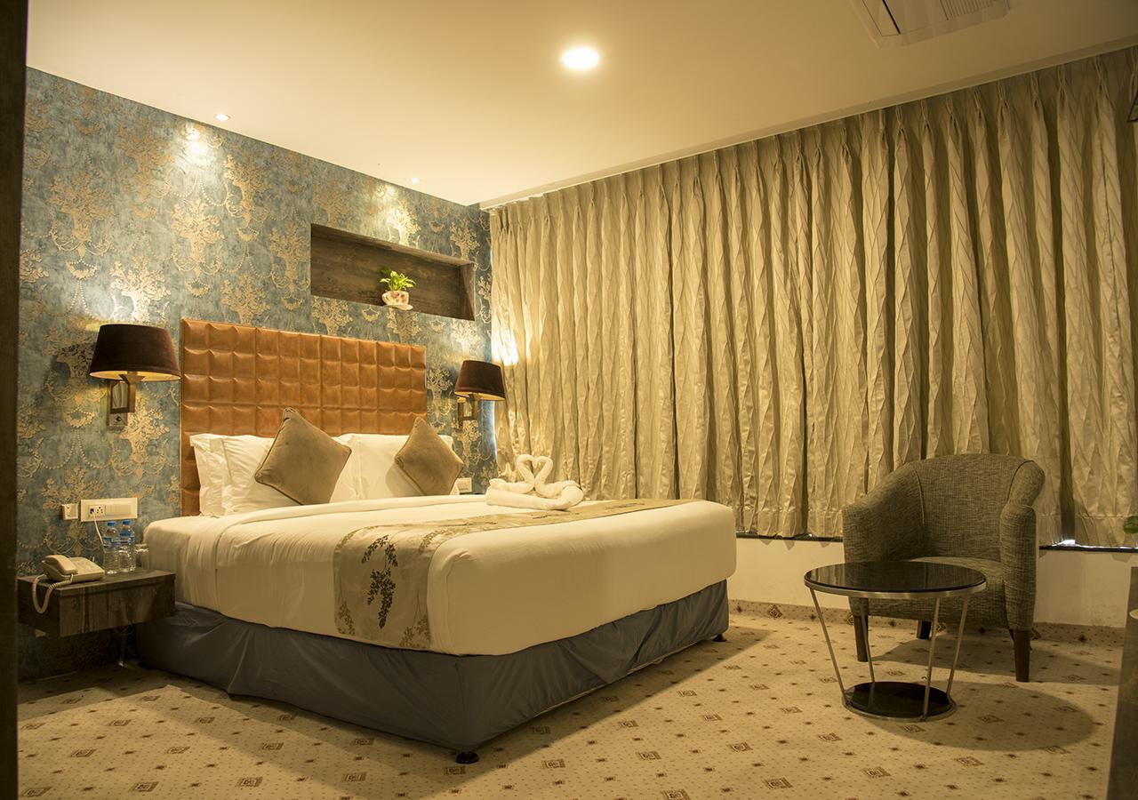 Regenta Central Hotel & Convention Centre Nagpur Eksteriør bilde
