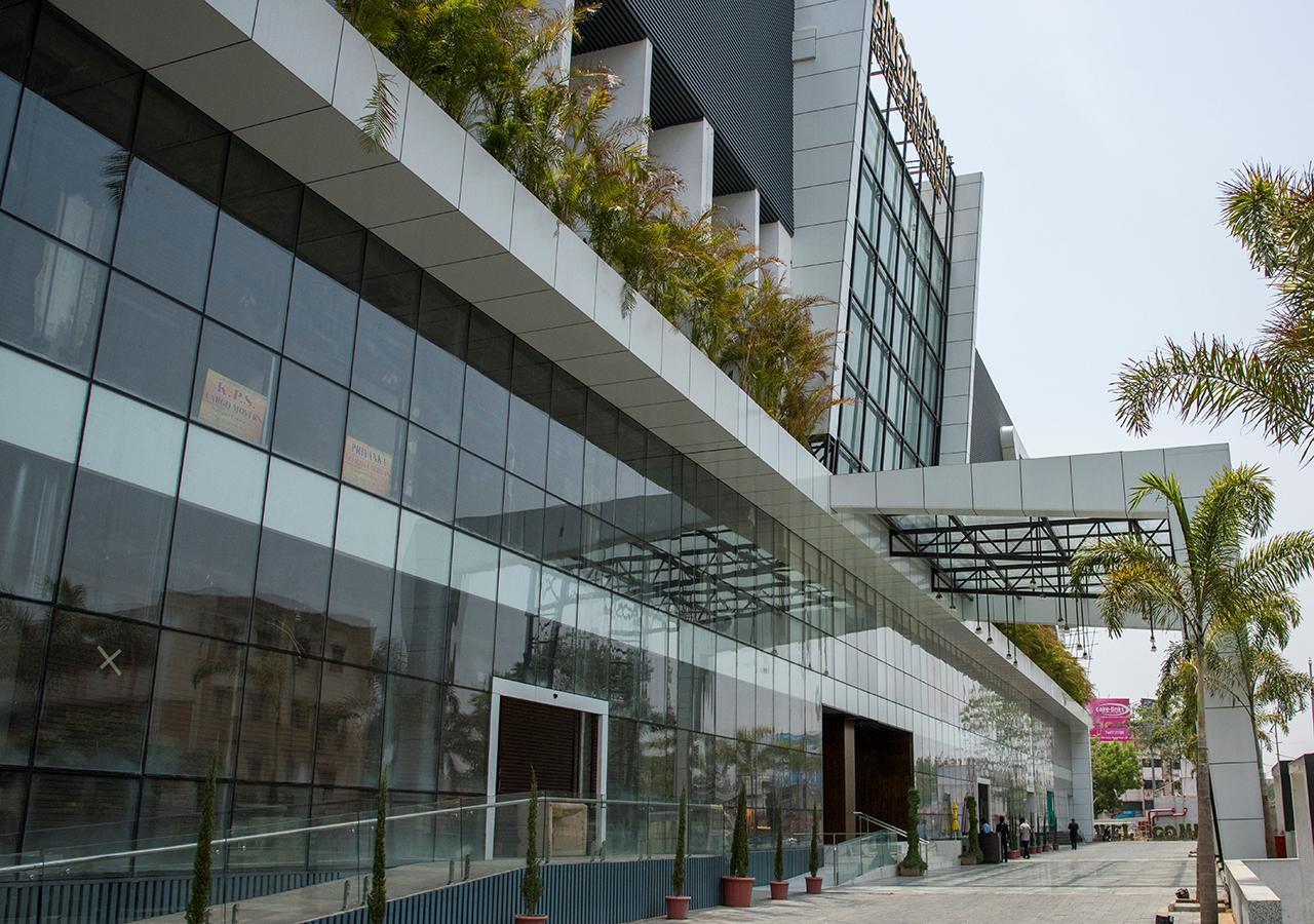 Regenta Central Hotel & Convention Centre Nagpur Eksteriør bilde