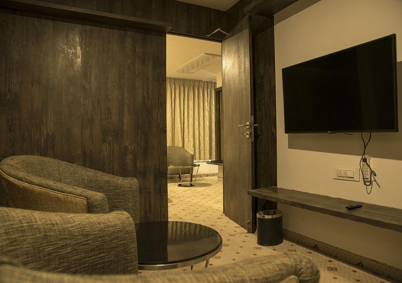 Regenta Central Hotel & Convention Centre Nagpur Eksteriør bilde