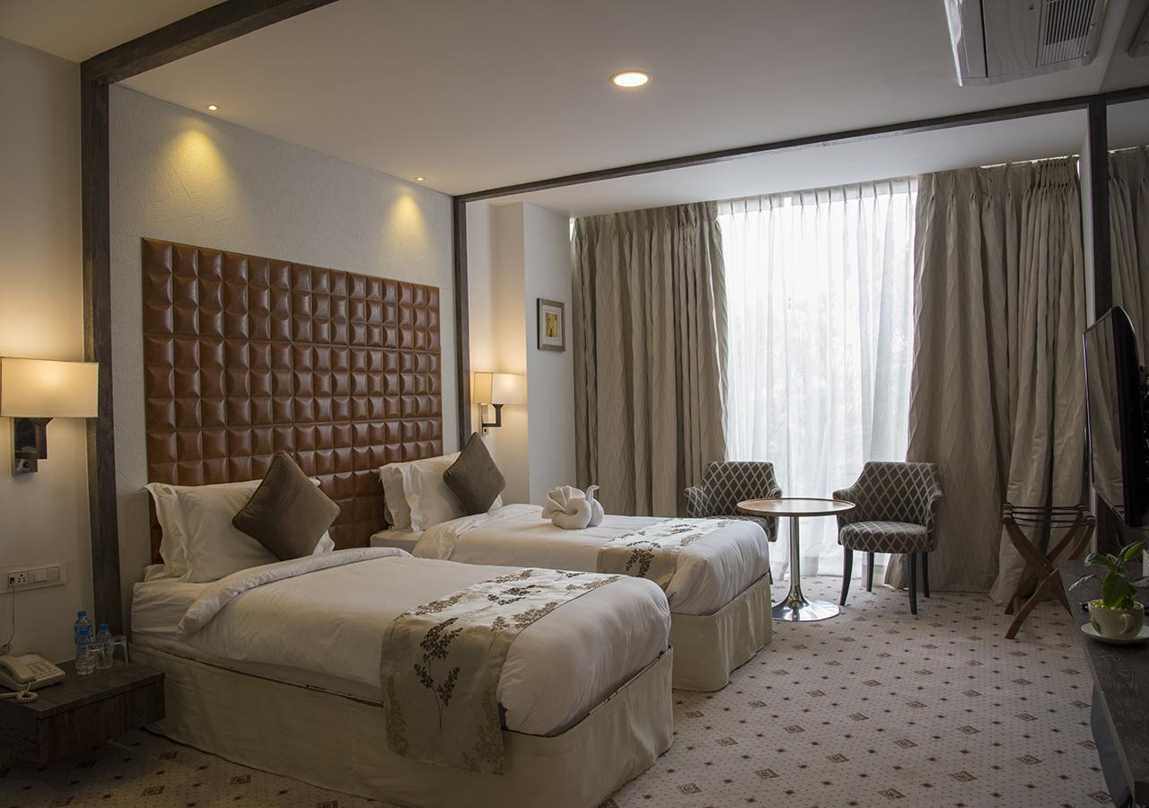 Regenta Central Hotel & Convention Centre Nagpur Eksteriør bilde