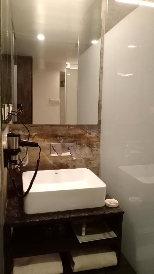 Regenta Central Hotel & Convention Centre Nagpur Eksteriør bilde