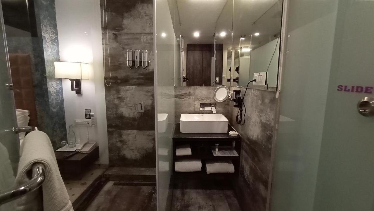 Regenta Central Hotel & Convention Centre Nagpur Eksteriør bilde